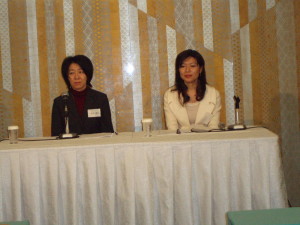 11.講師の原木補佐人（左）と内田弁護士